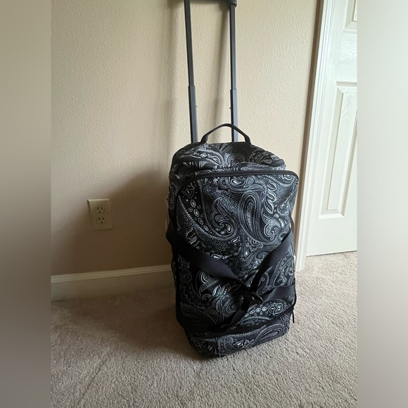 VERA BRADLEY ROLLER TRAVEL BAG - Picture 8 of 14